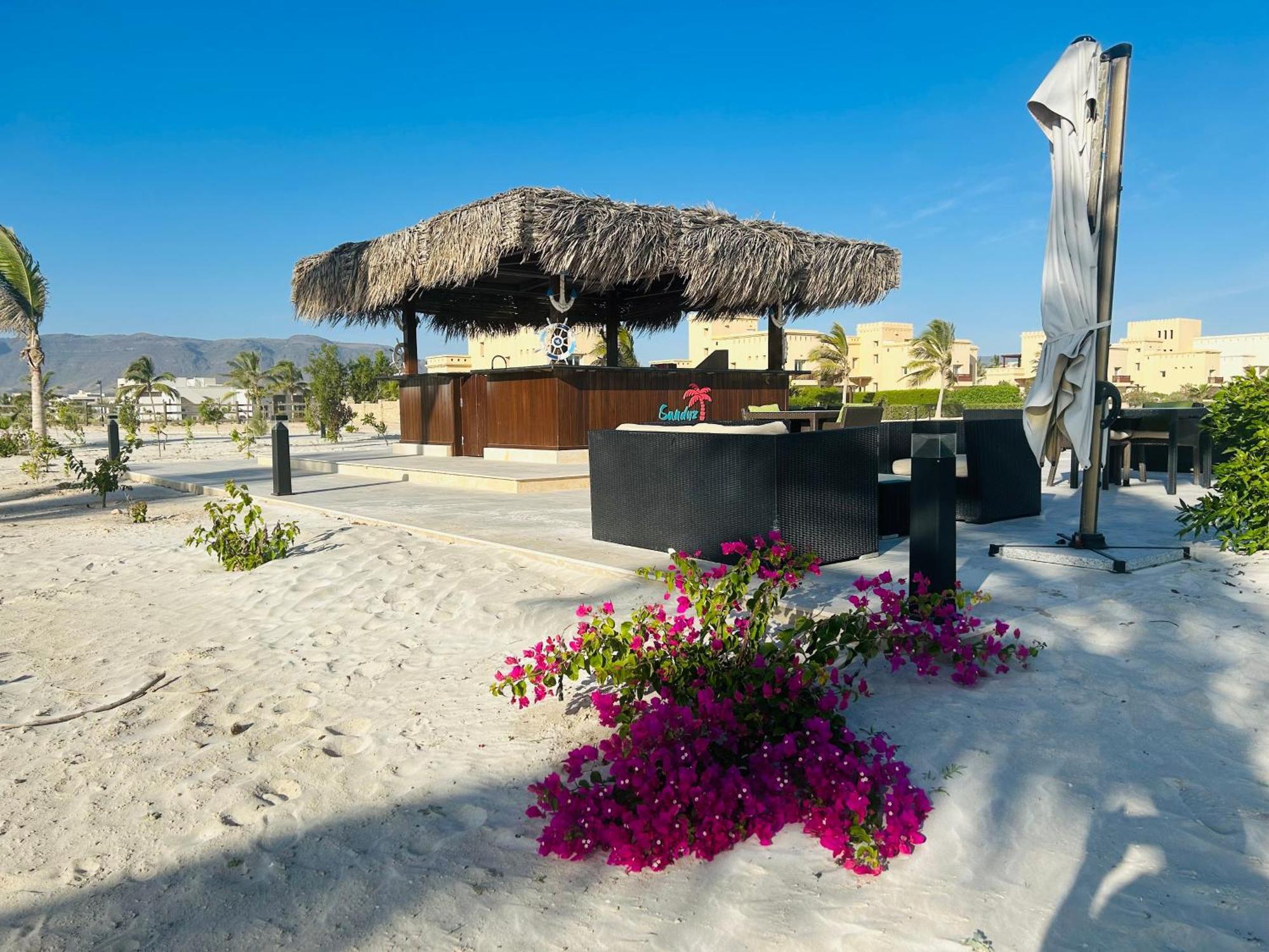 1-bedroom On Forest Island & Oceanside View *