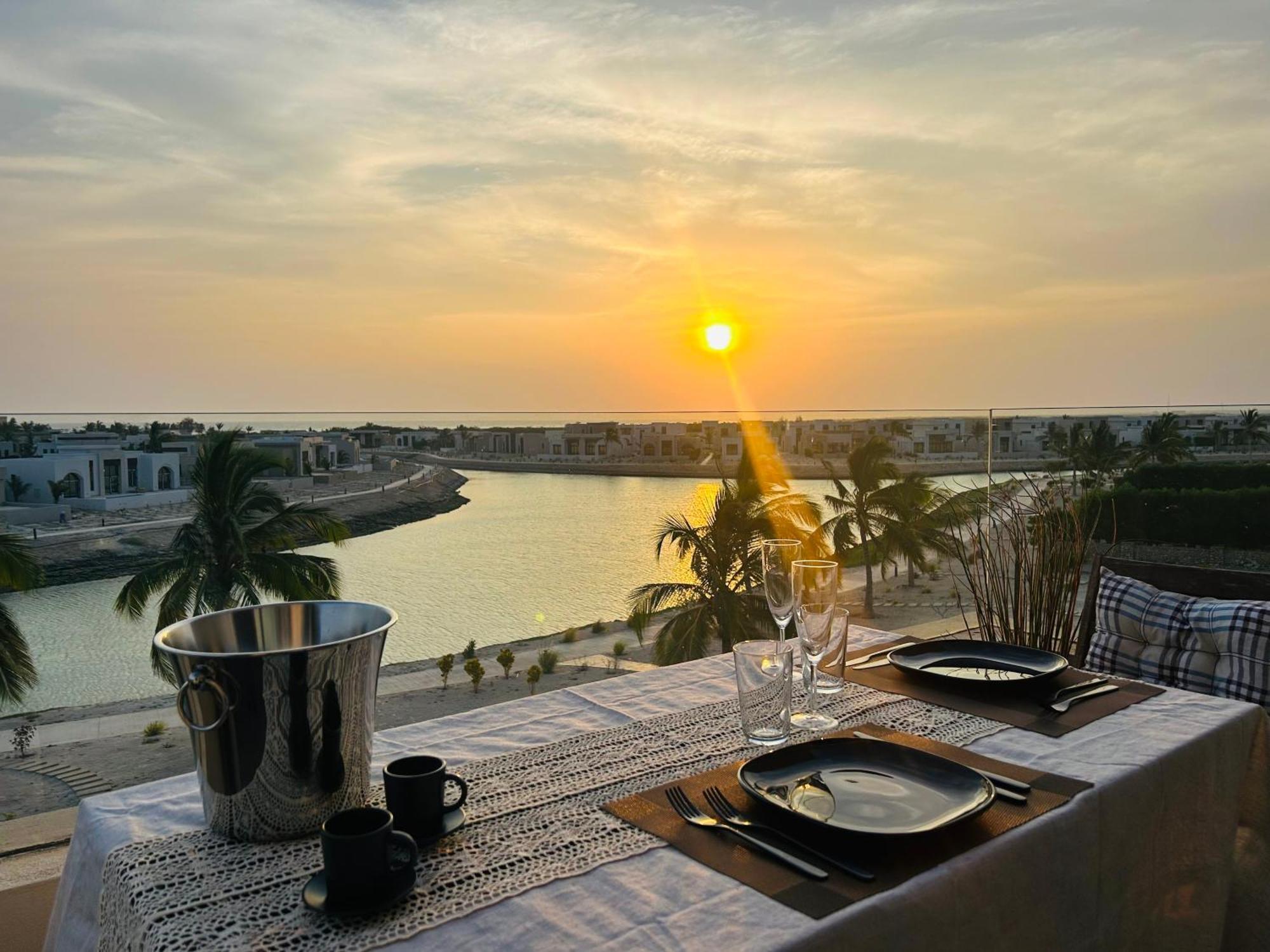1-bedroom On Forest Island & Oceanside View *